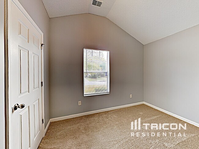Building Photo - 6868 Merrywood Dr