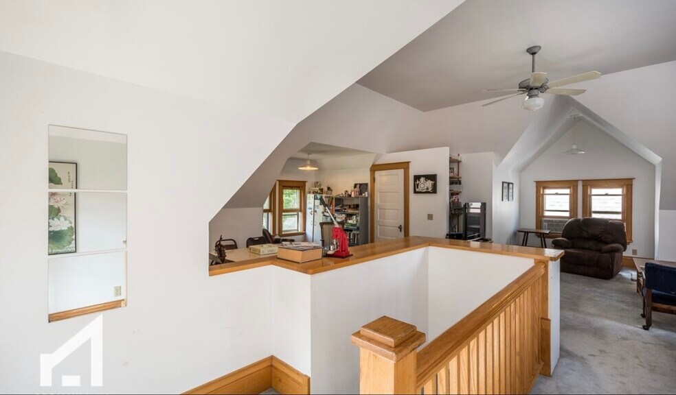 common space - 1049 Spaight St