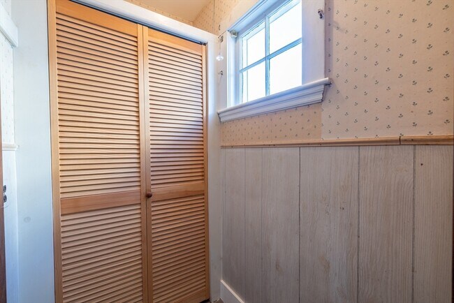 Building Photo - 35 Hosmer St