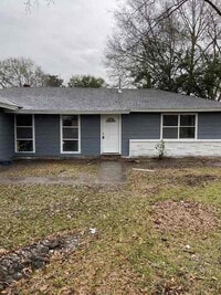 Building Photo - 1609 Camille St