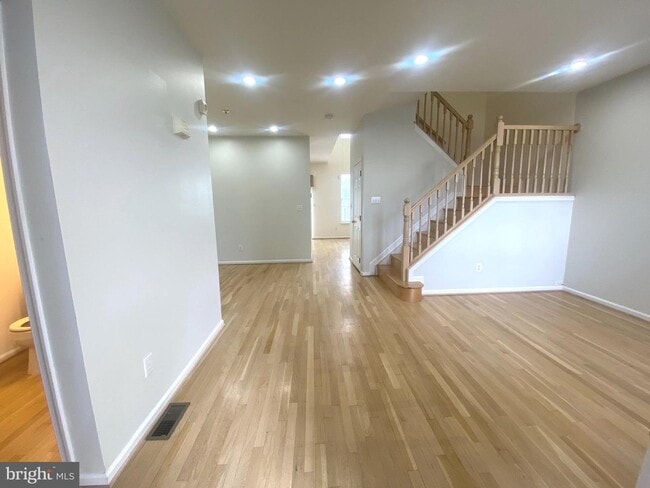 Building Photo - 372 Tuvira Ln