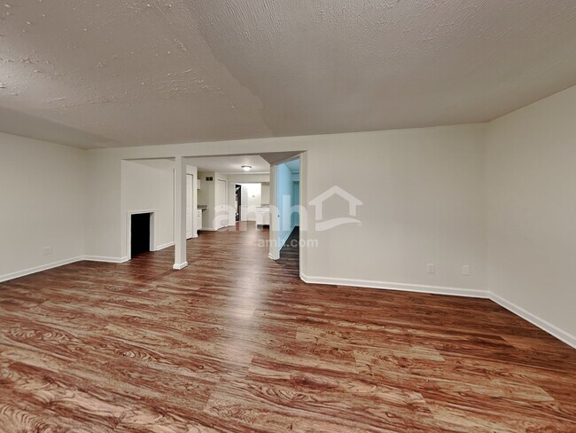 Building Photo - 1613 Blankenship Dr