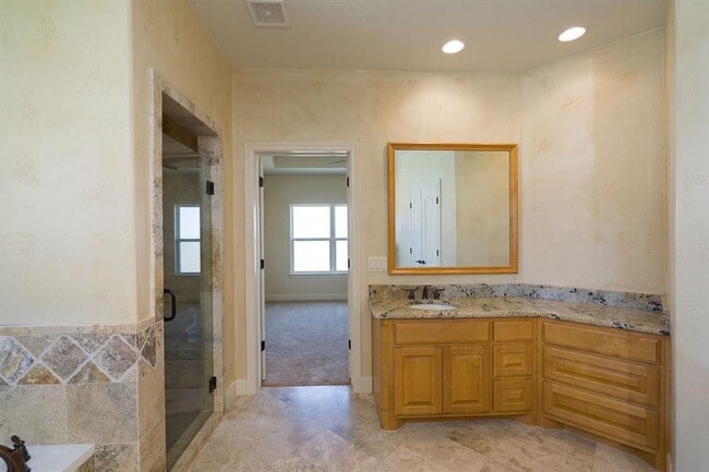 Building Photo - 104 Cedar Glen Cove
