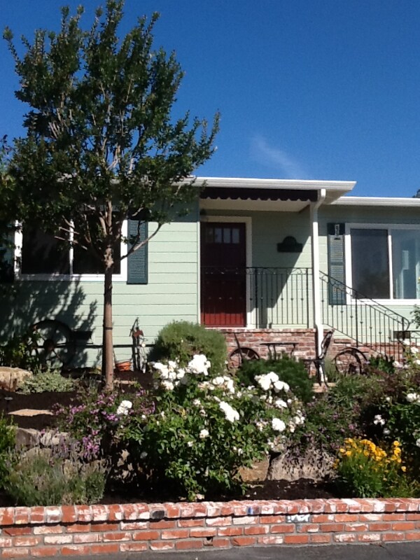 Building Photo - 209 Saranap Ave