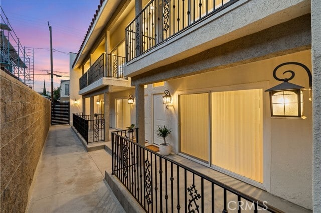 Building Photo - 621 E Cedar Ave