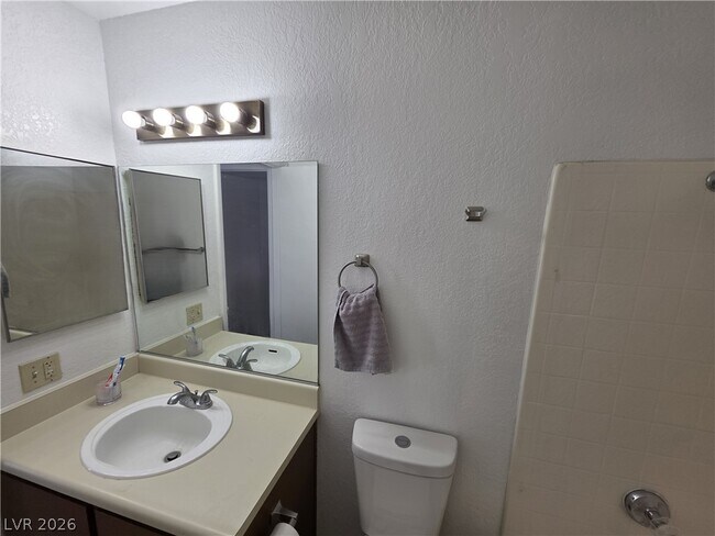Building Photo - 3150 N Soft Breezes Dr