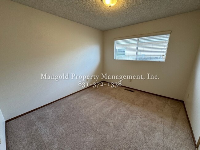 Building Photo - Remodeled 4BR Home with Bonus Room, Fireplace, Yard & 2-Car Garage