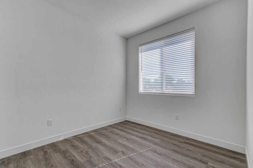 Building Photo - 6512 Manassero Way
