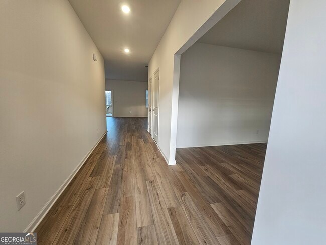 Building Photo - 285 Red Dragon Dr