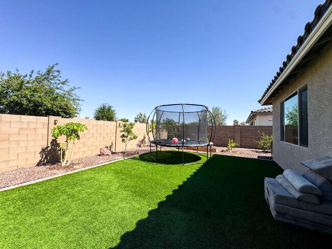 Building Photo - "Spacious 4-Bedroom, 2.5-Bathroom Home in Mesa del Sol!"