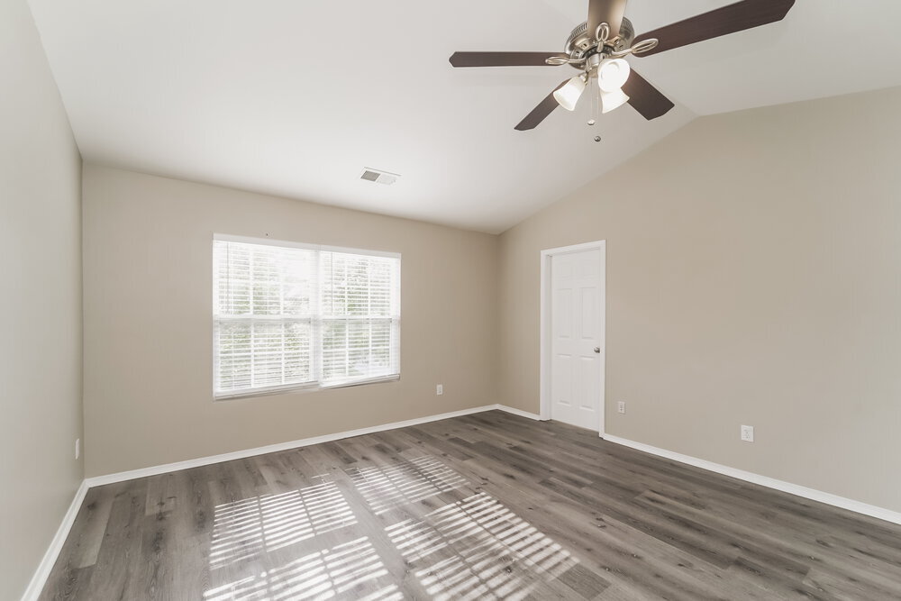 Building Photo - 3804 Larkhaven Village Dr
