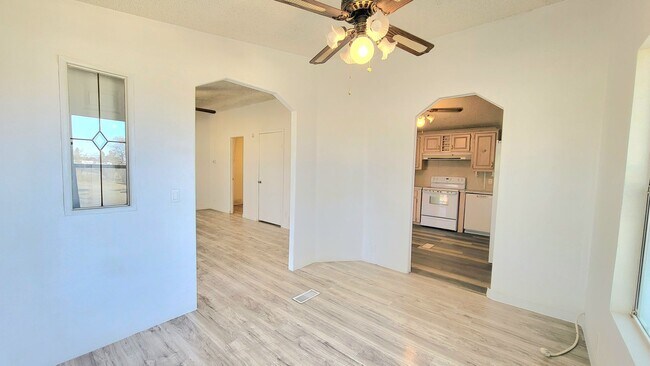 Building Photo - 521 Alaska Way