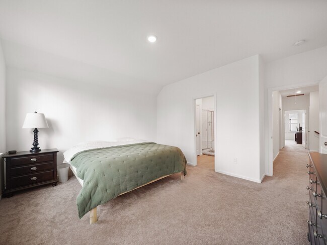 Building Photo - 674 Royal Arch Dr