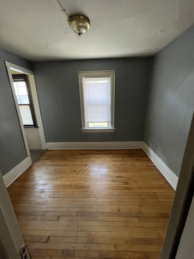 Building Photo - Charming 2-Bedroom Gem in the Heart of Mil...