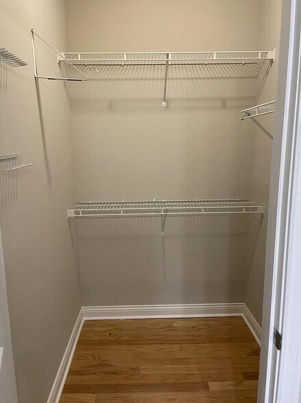 Building Photo - 214 Stetson St