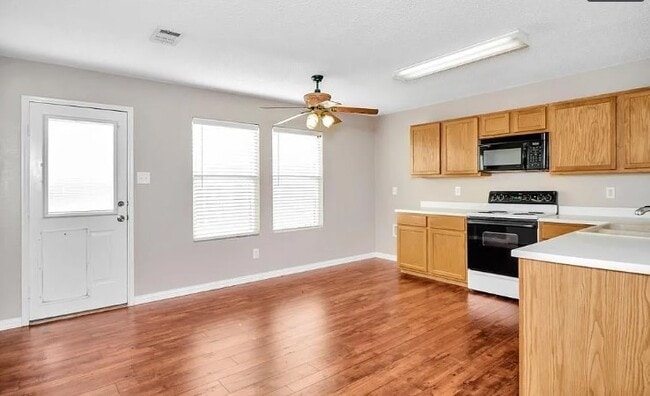 Building Photo - 5640 Ainsdale Dr