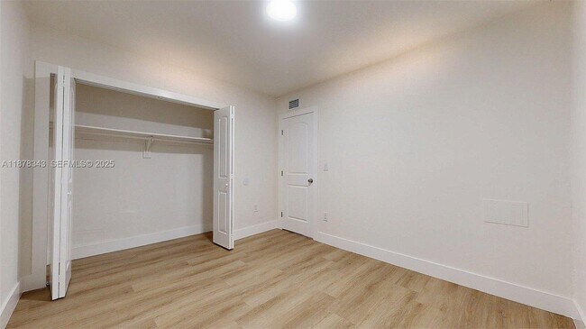 Building Photo - 567 SW 3rd St