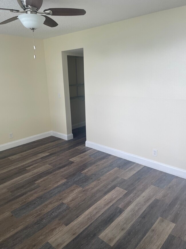 Building Photo - 9420 Poinciana Pl