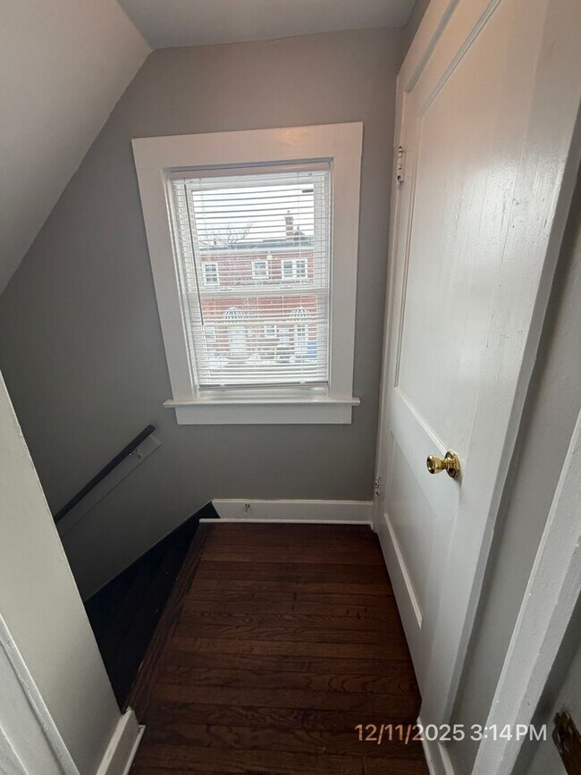 Building Photo - 2311 California Ave