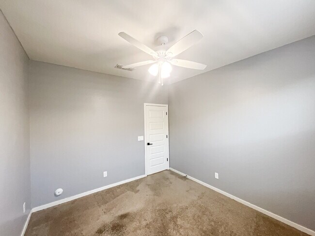 Building Photo - 36413 N Tahanta Trail