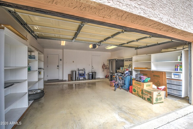 Building Photo - 16518 Lost Arrow Dr