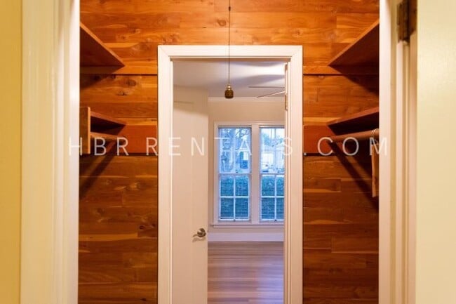 Building Photo - Charming Single-Story Home in the Heart of...