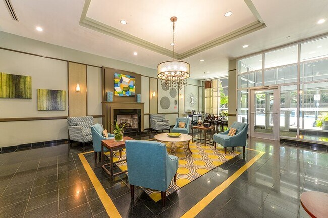 Building Photo - 955 Spring St NW