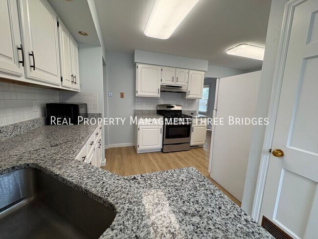 Building Photo - 10335 Lackland Rd