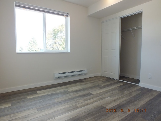 Building Photo - 12544 15th Ave NE