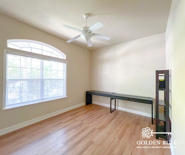 Building Photo - 9048 SW 76th Ave