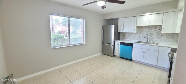 Building Photo - 2118 Oak Meadow Cir