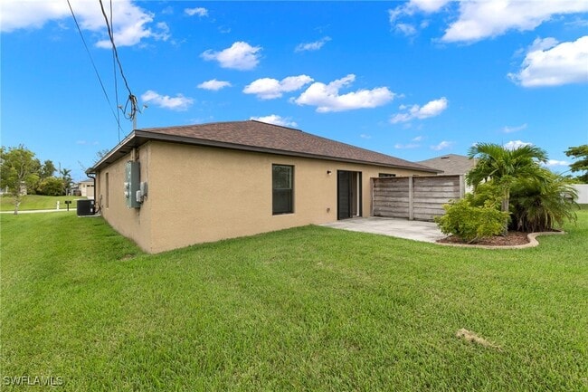 Building Photo - 3022 SW 15th Pl