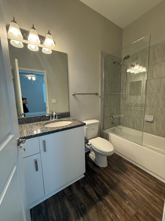 Building Photo - 2820 1st Ave S