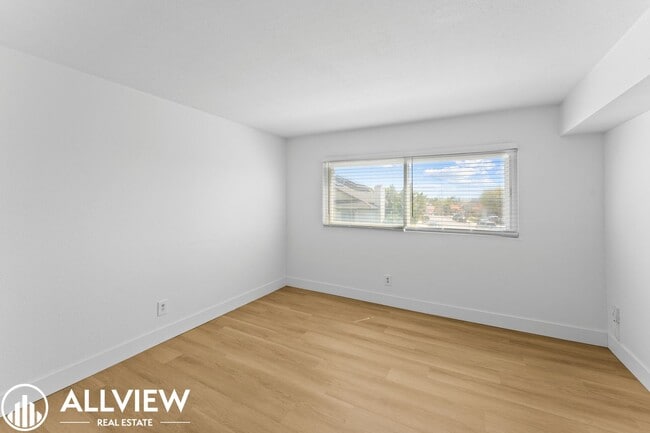 Building Photo - Newly Renovated 1 Bed / 1 Bath in Gated El Segundo Community – Pool, Gym, Parking & Prime Location