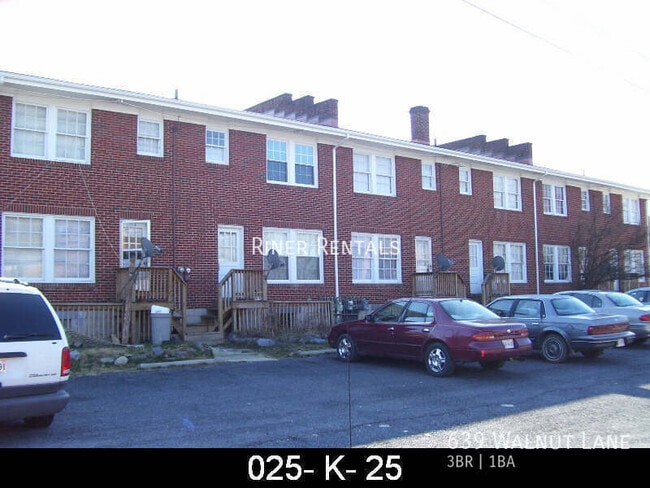 Primary Photo - 639 Walnut Ln