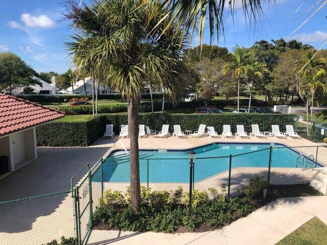 Building Photo - 216 Cypress Point Dr