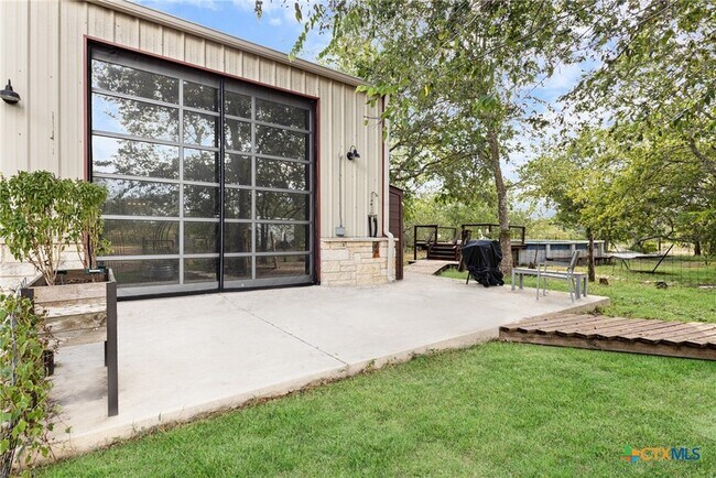 Building Photo - 218 Alexandra Ln