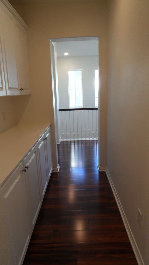 Building Photo - 3BR 2.5 BA 2 Story Home with 2 Car Garage