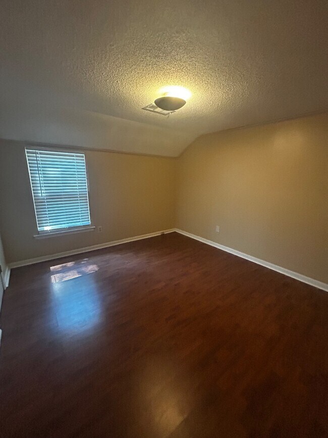 Building Photo - 500 Bedlington Dr