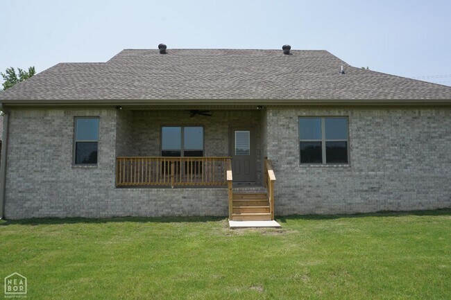 Building Photo - 3 Bedroom, 2 Bath Home in Brookland