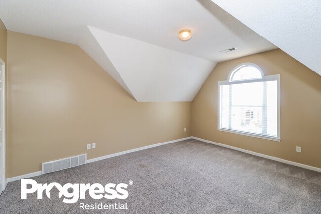 Building Photo - 9979 Misty Elm Dr