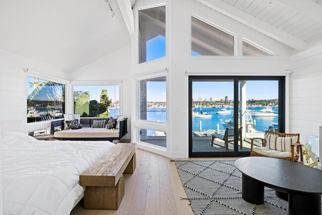 Building Photo - 1126 E Balboa Blvd