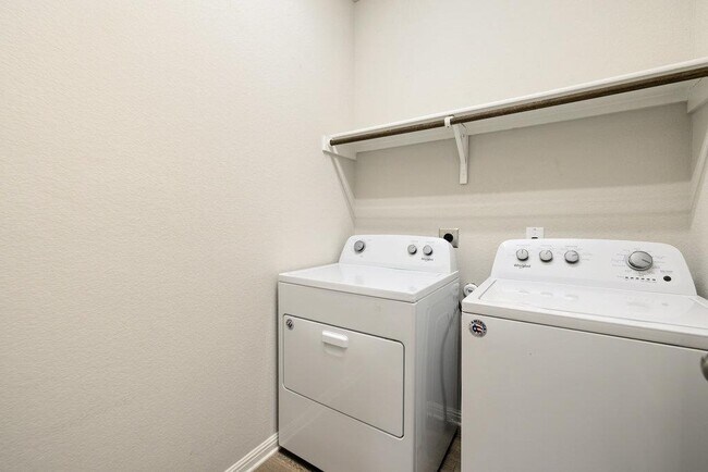 Building Photo - 236 El Dorado Rd