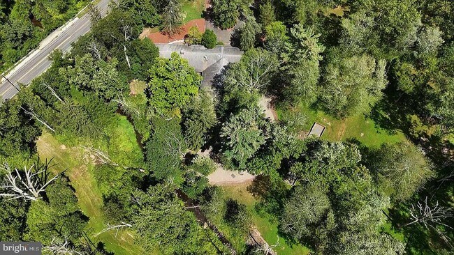 Building Photo - 269 Raymond Rd