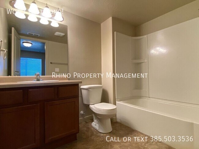 Building Photo - 6941 Village River Ln