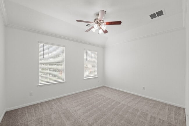 Building Photo - 10011 Western Pine Trail