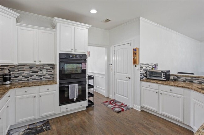 Building Photo - 265 Lily Cove Dr