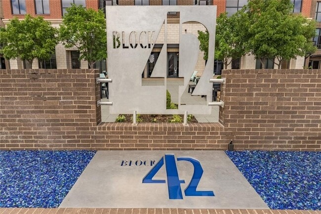 Building Photo - 345 NE 4th St