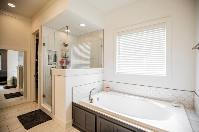 Building Photo - 8707 W Flycatcher Pl