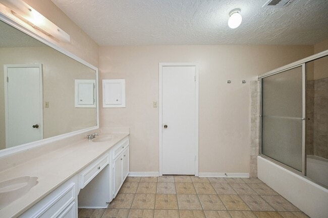 Building Photo - 7918 Chancel Dr